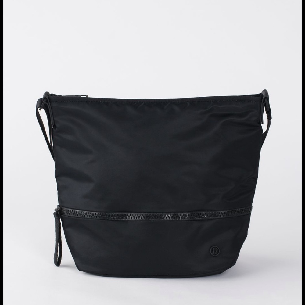 Lululemon Go Lightly Shoulder Bag - Picture 6 of 7